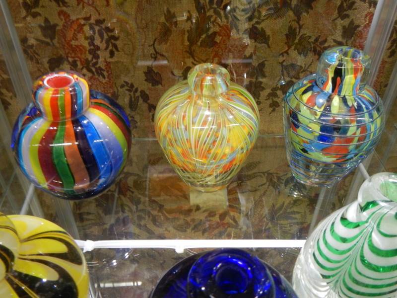 Six good glass bud vases. - Image 2 of 3