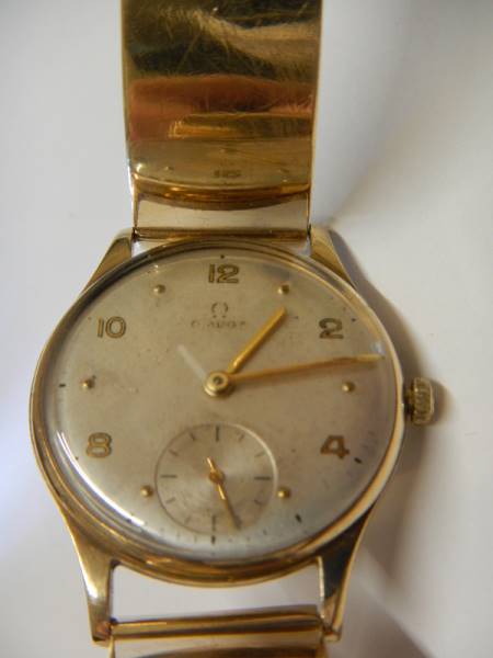 A 9ct gold Omega wrist watch on a 9ct gold bracelet, in working order. 36 grams total weight. - Image 2 of 4