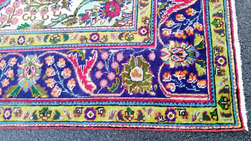 A multicoloured rug - 327cm x 295cm? (COLLECT ONLY) - Image 3 of 7