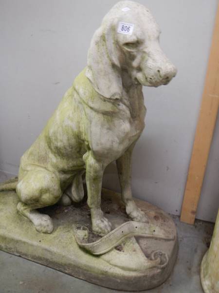 A large Garden statue of a bloodhound. COLLECT ONLY. - Image 2 of 5