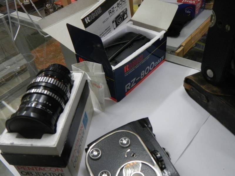 A quantity of vintage camera's etc., - Image 3 of 6