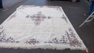 An XL beige/cream Indian patterned rug 400cm x 305cm (COLLECT ONLY)