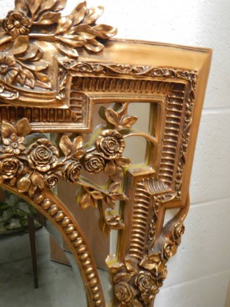 An oval mirror in an ornate gilt frame. COLLECT ONLY. - Image 3 of 5