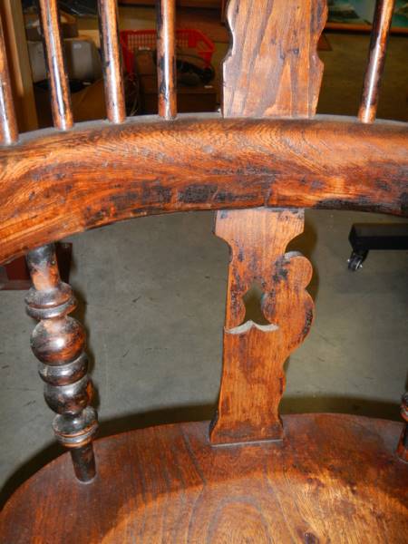 A Victorian Windsor chair. (back slat a/f). - Image 3 of 3