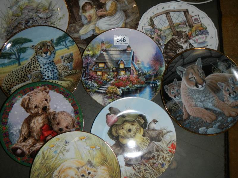 A mixed lot of collector's plates. - Image 2 of 4