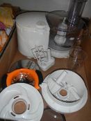 A mixed lot of kitchen ware,
