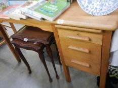 An oak office desk. COLLECT ONLY.