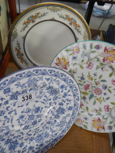 A quantity of collector's plates. - Image 2 of 2