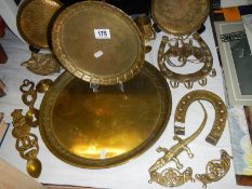 A mixed lot of brass ware.