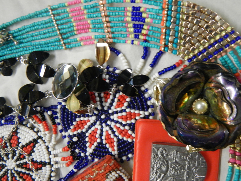 A quantity of necklaces. - Image 3 of 3