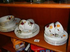 An Alfred Meakin Glo-white Rose pattern tea and dinner service.