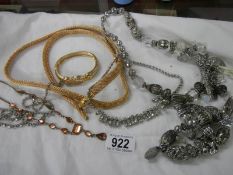 A mixed lot of costume jewellery.