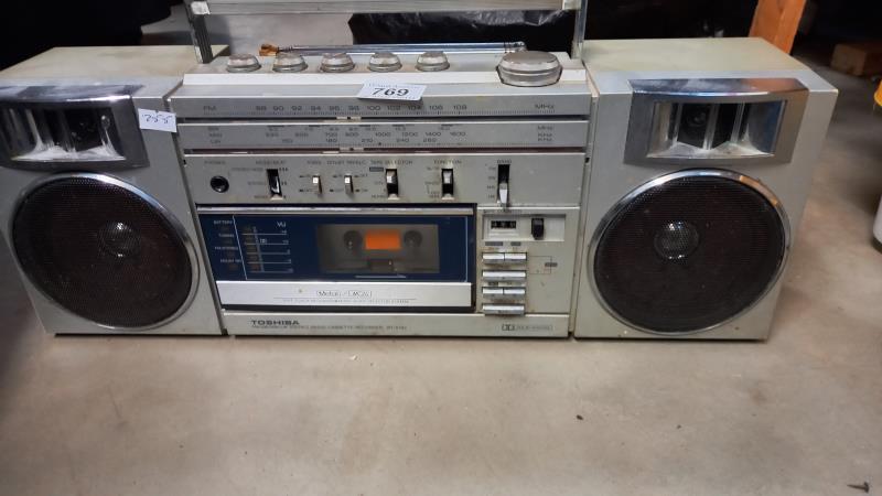 Vintage Toshiba RT5782 stereo radio cassette recorder ghetto blaster, missing lead COLLECT ONLY - Image 2 of 2