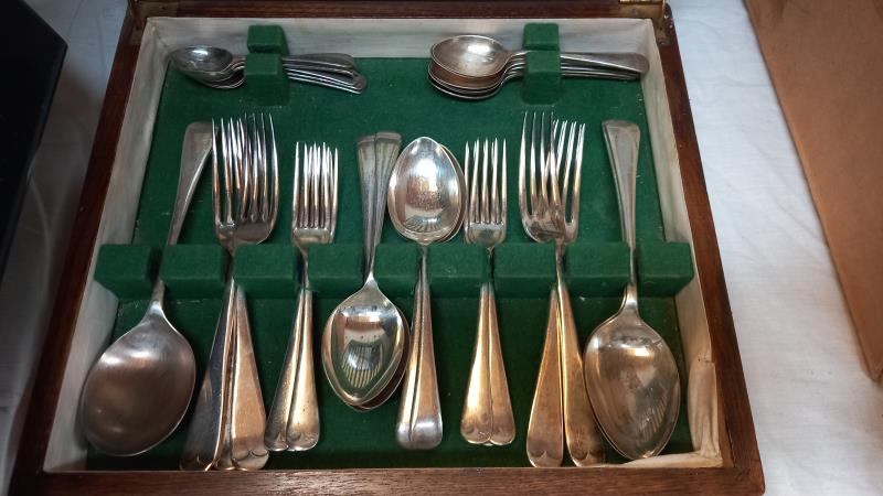 A boxed 46 piece cutlery set. - Image 3 of 3