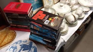 A collection of Stephen King & James Herbert books including some 1st editions (14 volumes)