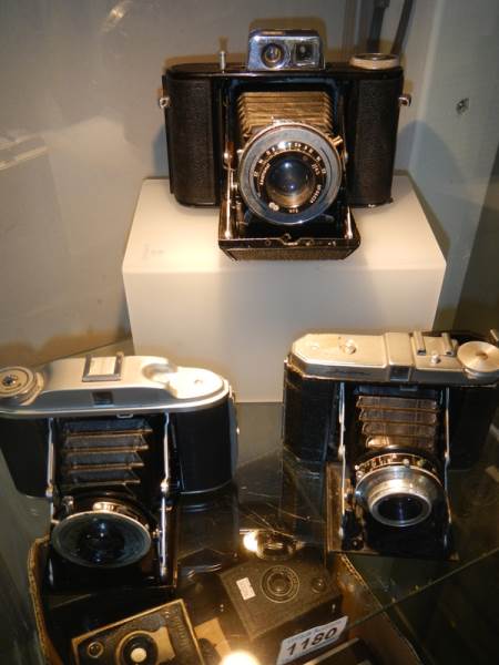 Three good folding camera's. - Image 2 of 2