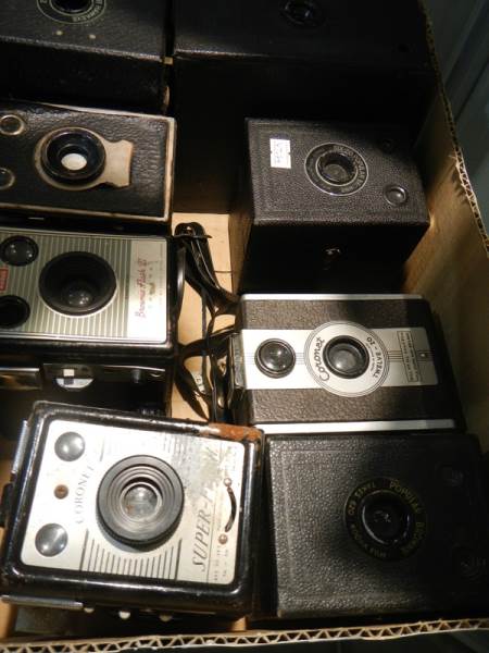 Eight box camera's including Coronet, Kodak, Hawkeye etc., - Image 3 of 3
