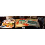 A good lot of ephemera, books and cards