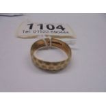 A gold wedding ring, size , 1.7 grams.