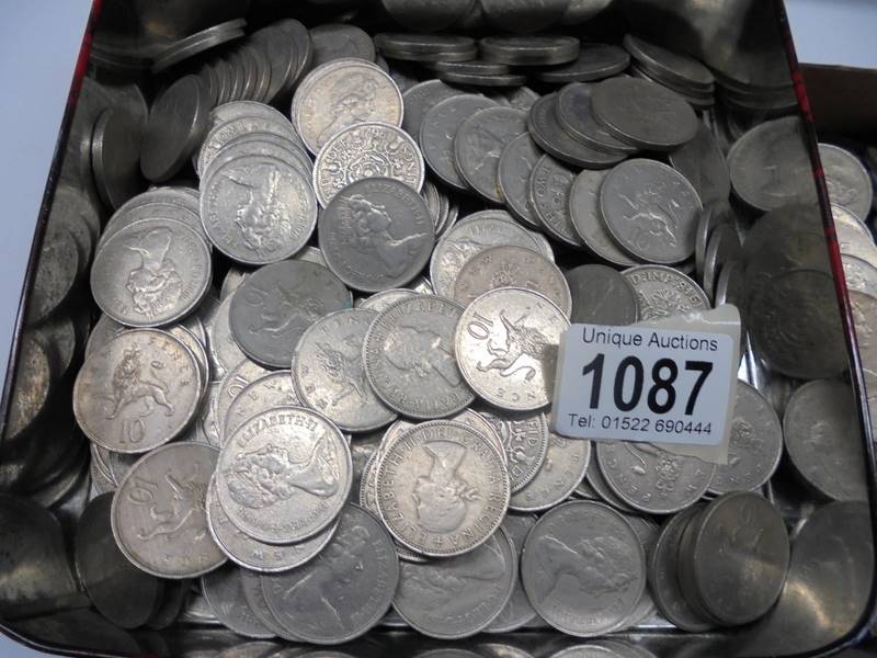 A tin box and a tray of 10p and 2/- coins. - Image 3 of 3