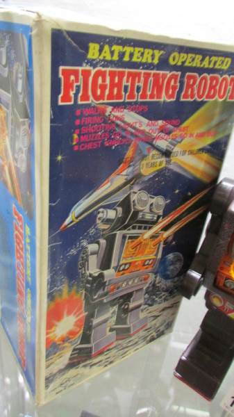 A boxed 'S.H.' Japan battery operated fighting robot. - Image 3 of 3