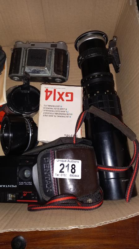 A quantity vintage cameras and lenses including Kodak Retina, Adox Pronto-LK, Qlympus Trip 35 - Image 2 of 3