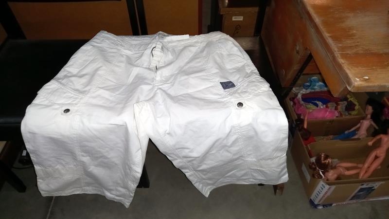 4 pairs of Calvin Klein long shorts, (2 x 36", 2 x 38" ) plus 2 Abercromby & Fitch, New York (1 x - Image 2 of 7