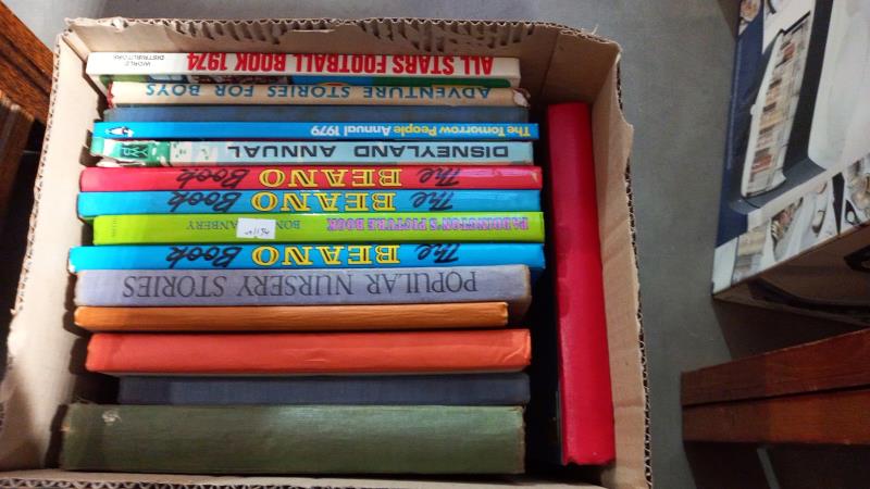 A quantity of vintage children's books and annuals - Image 2 of 2