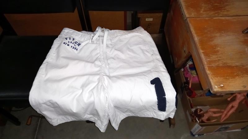 4 pairs of Calvin Klein long shorts, (2 x 36", 2 x 38" ) plus 2 Abercromby & Fitch, New York (1 x - Image 4 of 7