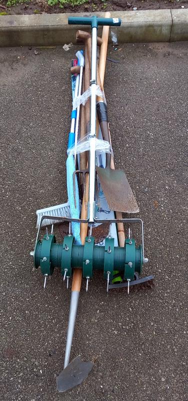 A bundle of garden tools including lawn including lawn airer, COLLECT ONLY