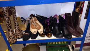 A quantity of ladies shoes, boots, slippers & wellington boots - shoes size 6, wellingtons size 5,