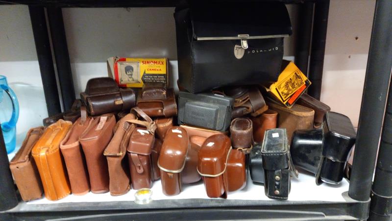 A large quantity of vintage empty camera cases, 4 shelves - Image 4 of 5