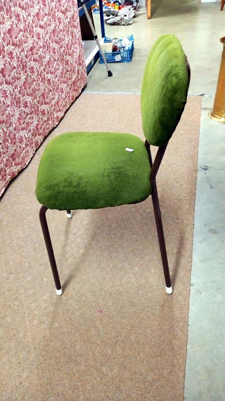 A vintage metal framed chair - Image 2 of 3