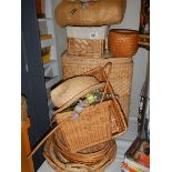 A mixed lot of wicker baskets, COLLECT ONLY.