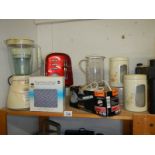 A mixed lot of kitchen ware including blender. COLLECT ONLY.