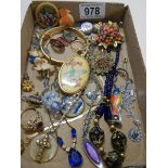 A mixed lot of jewellery, rings etc.,