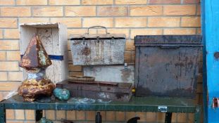 A good lot of vintage boxes & cast metal COLLECT ONLY