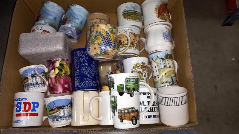 A box of mugs - Image 2 of 2