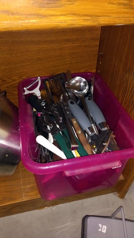 A large quantity of stainless steel flatware cultery etc - Collection only - Image 4 of 4