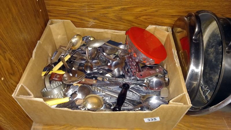 A large quantity of stainless steel flatware cultery etc - Collection only - Image 2 of 4