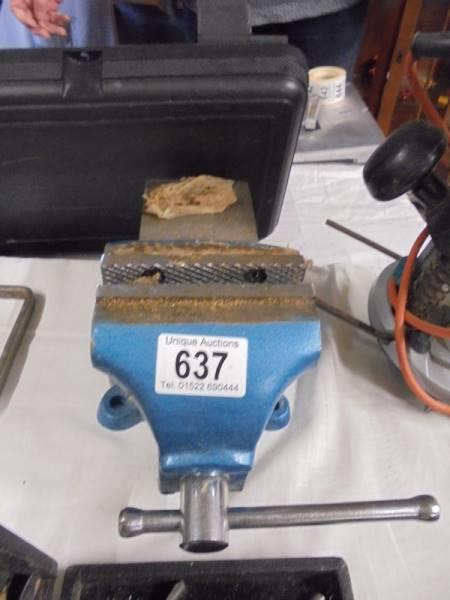 A bench vice.