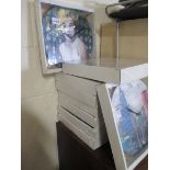 10 boxed and as new picture clocks including Marilyn Monroe and New York