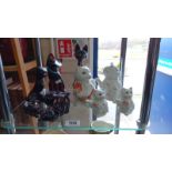 4 graduated Chinese pottery cat teapots & a quantity of painted lacquered cat ornaments