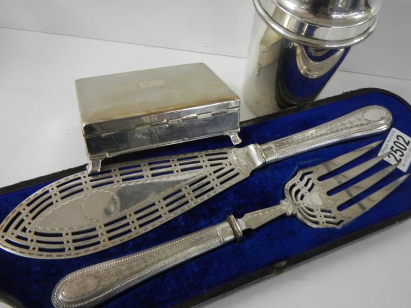 A superb quality pair of silver plate fish servers, a cocktail shaker and a cigarette box. - Image 2 of 2