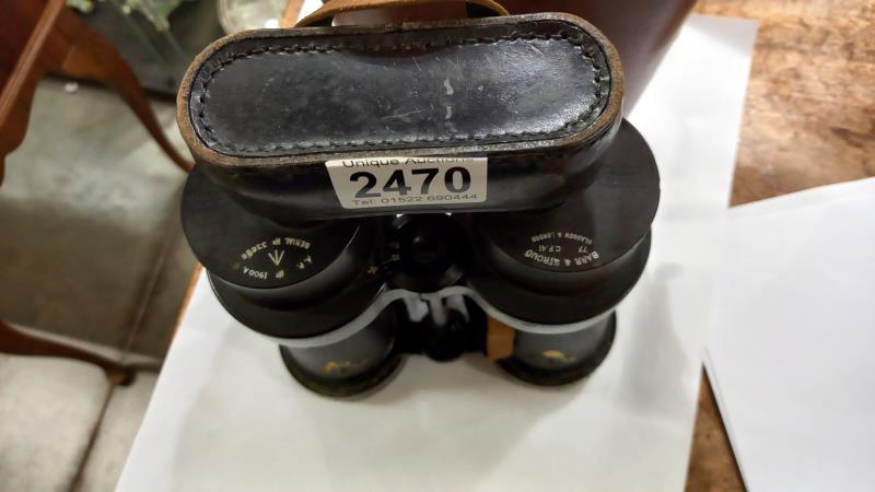 A pair of WW2 military issue Barr & Stroud 7 x C.F.41 Ap No 1900A, Serial No. 3368 naval binoculars - Image 5 of 11