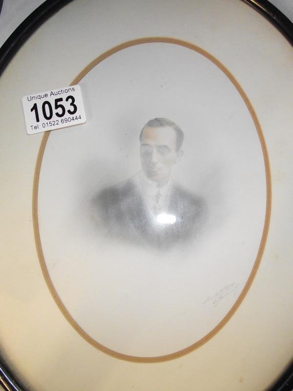 A pair of oval framed pictures - Image 2 of 5