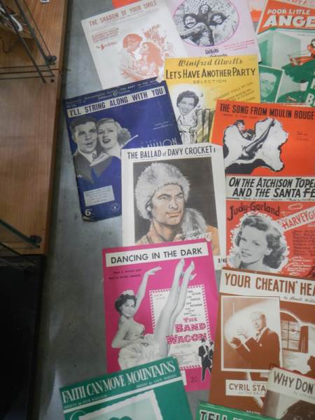 A good lot of old sheet music. - Image 4 of 8