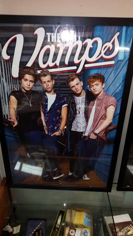 3 large framed posters One Direction & The Vamps, COLLECT ONLY - Image 2 of 4