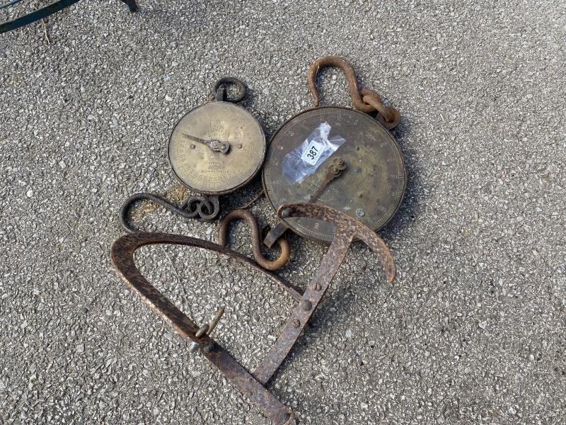 A set of vintage weighing scales and a smallet set