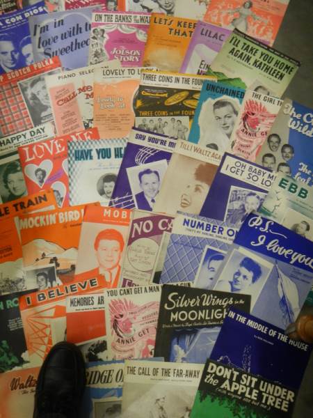 A good lot of old sheet music. - Image 7 of 8